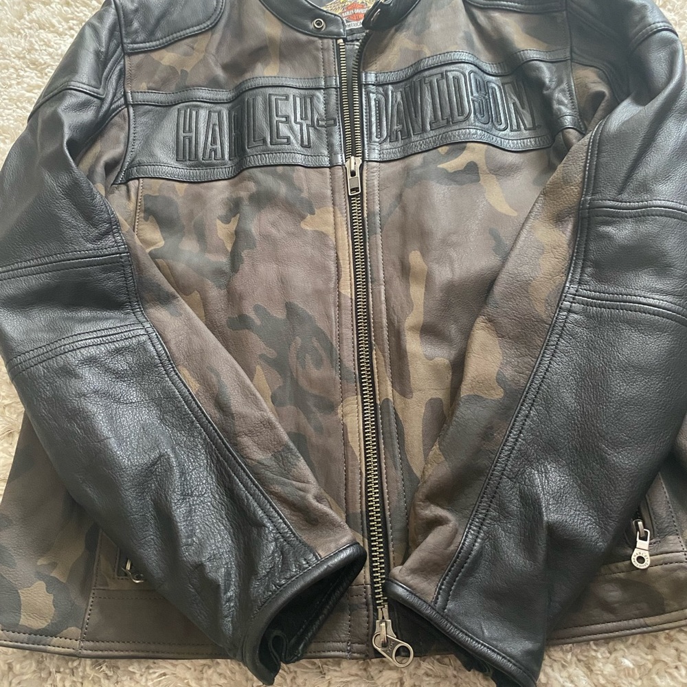 Harley Davidson leather, camo winter jacket